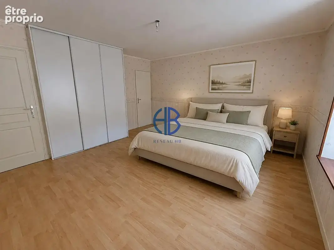 Rare à La Côte-Saint-André : Maison Familiale Spacieuse de 184 m² avec Double Garage - photo 4
