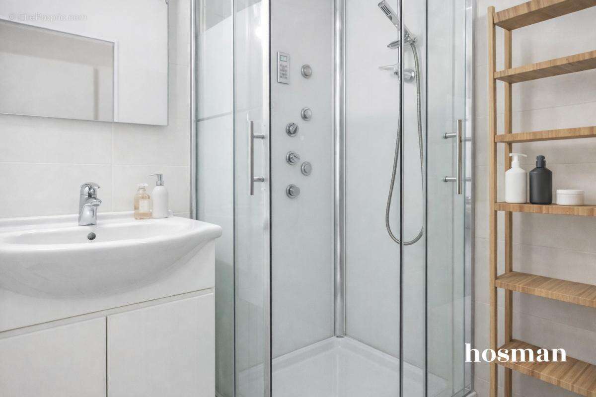Appartement à COURBEVOIE