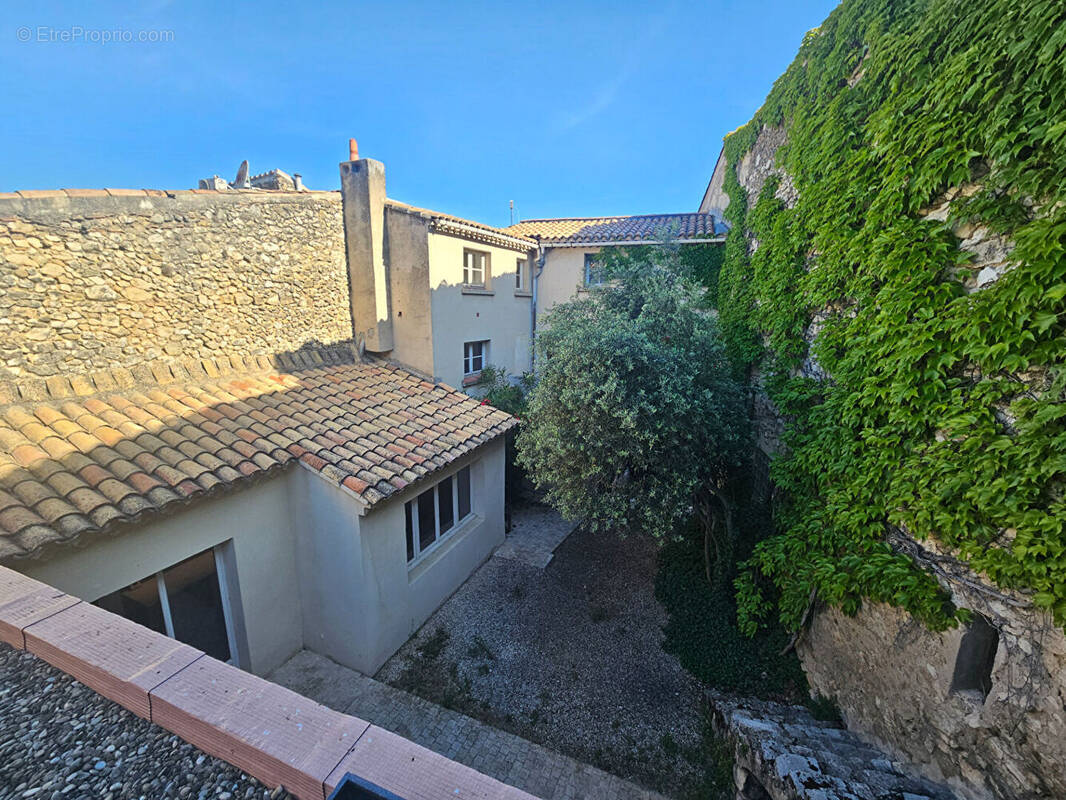 Maison à LA ROQUE-D'ANTHERON