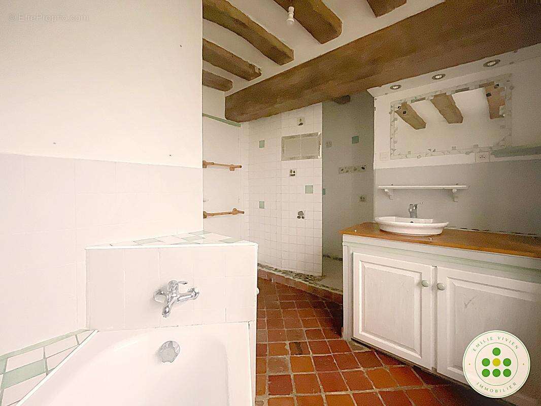 Maison à TREMBLAY-LES-VILLAGES