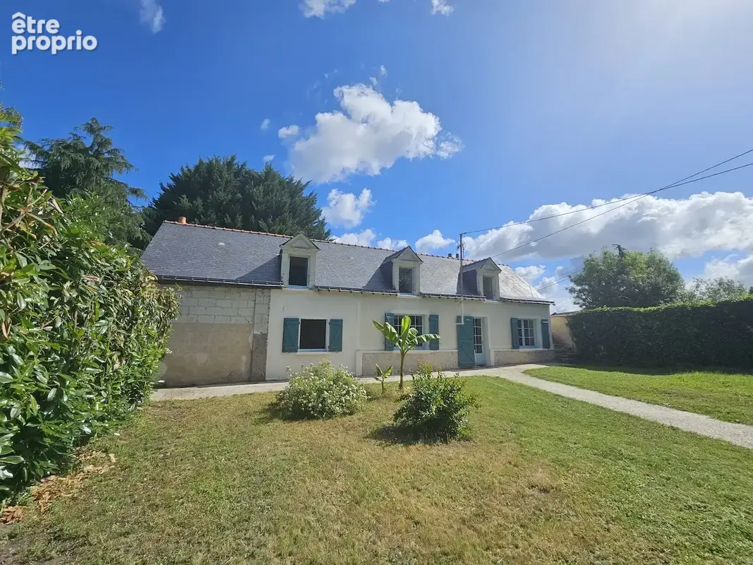Maison en pierre de tuffeau renovee avec dependances - photo 1
