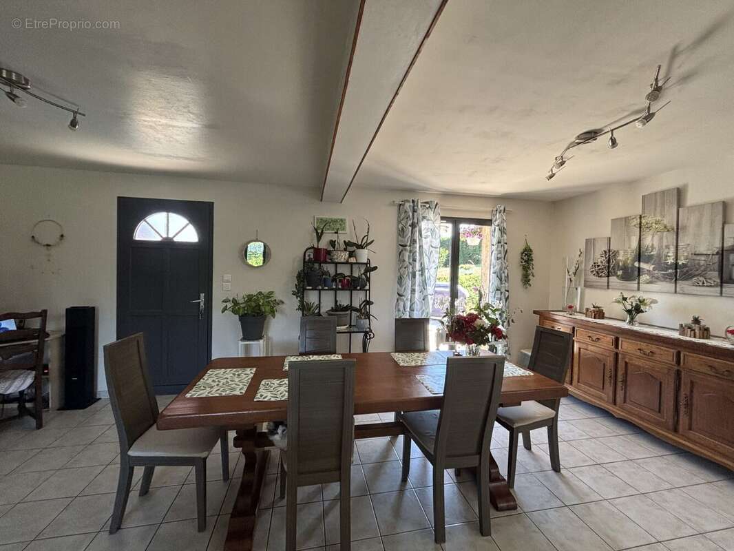 Maison 96 m² à Bellegarde-Poussieu  - photo 4