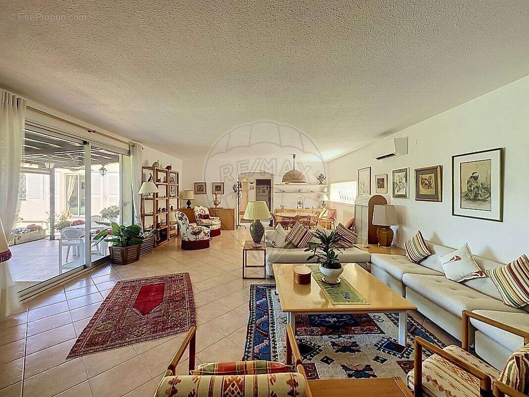 Maison à GARONS