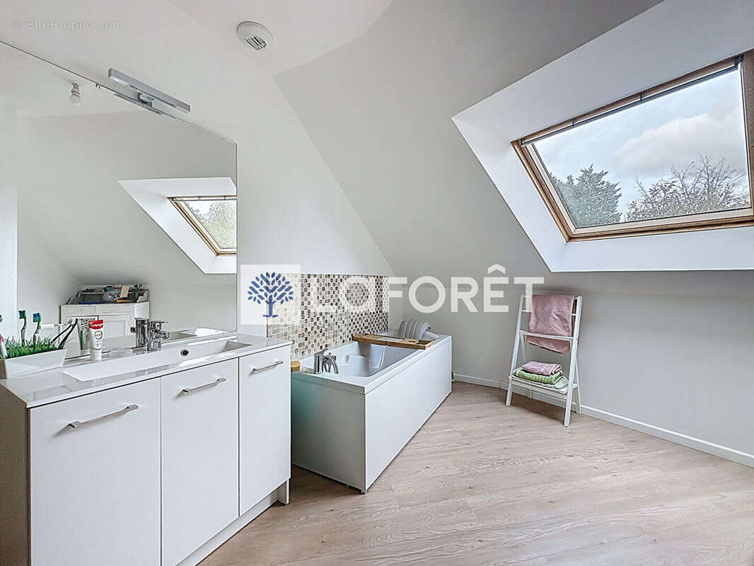 Maison à FRANQUEVILLE-SAINT-PIERRE