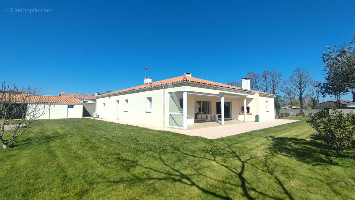 Maison à LA GENETOUZE