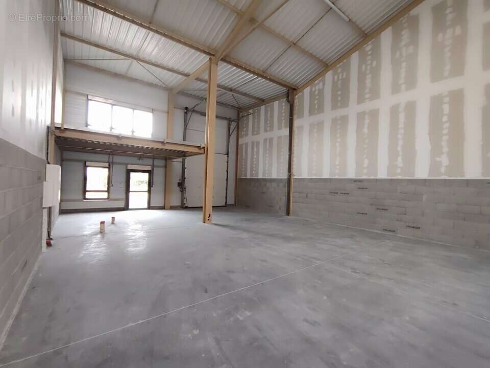 225 m² à Bourgoin-Jallieu  - photo 4