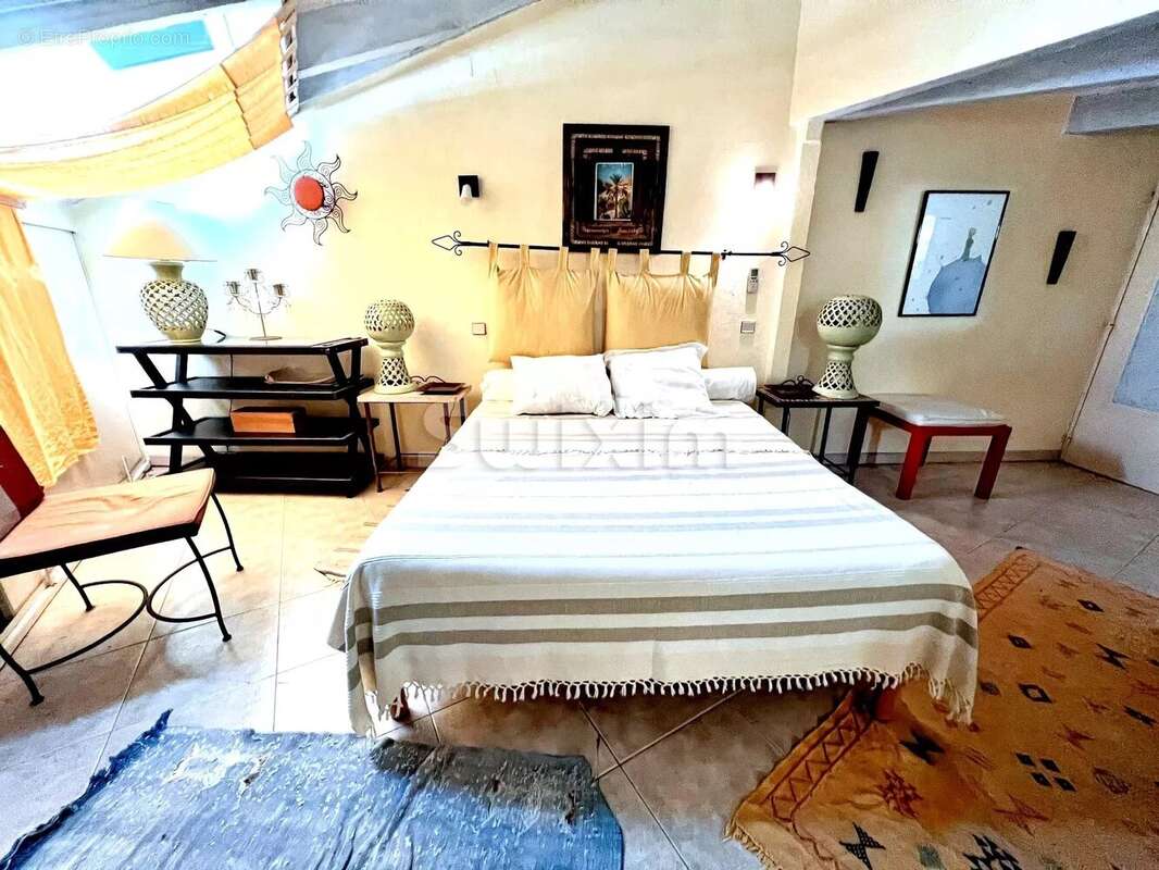 Maison à VESTRIC-ET-CANDIAC