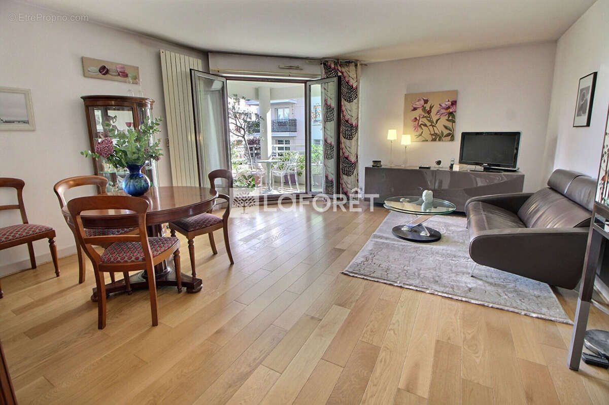 Appartement à SURESNES