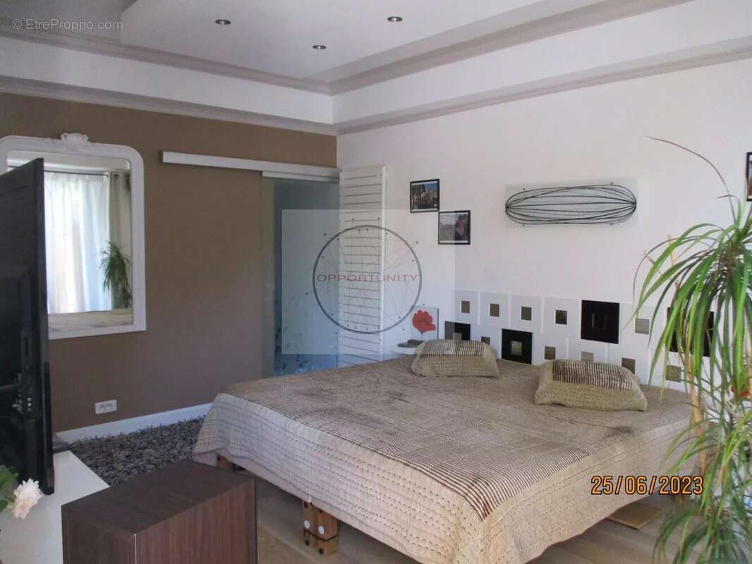 Belle maison de 9 pièces 235 m² avec potentiel - photo 3