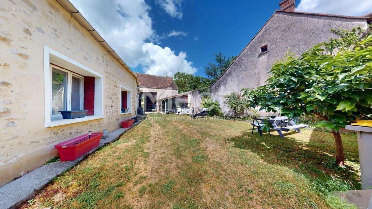 Maison à ESMANS
