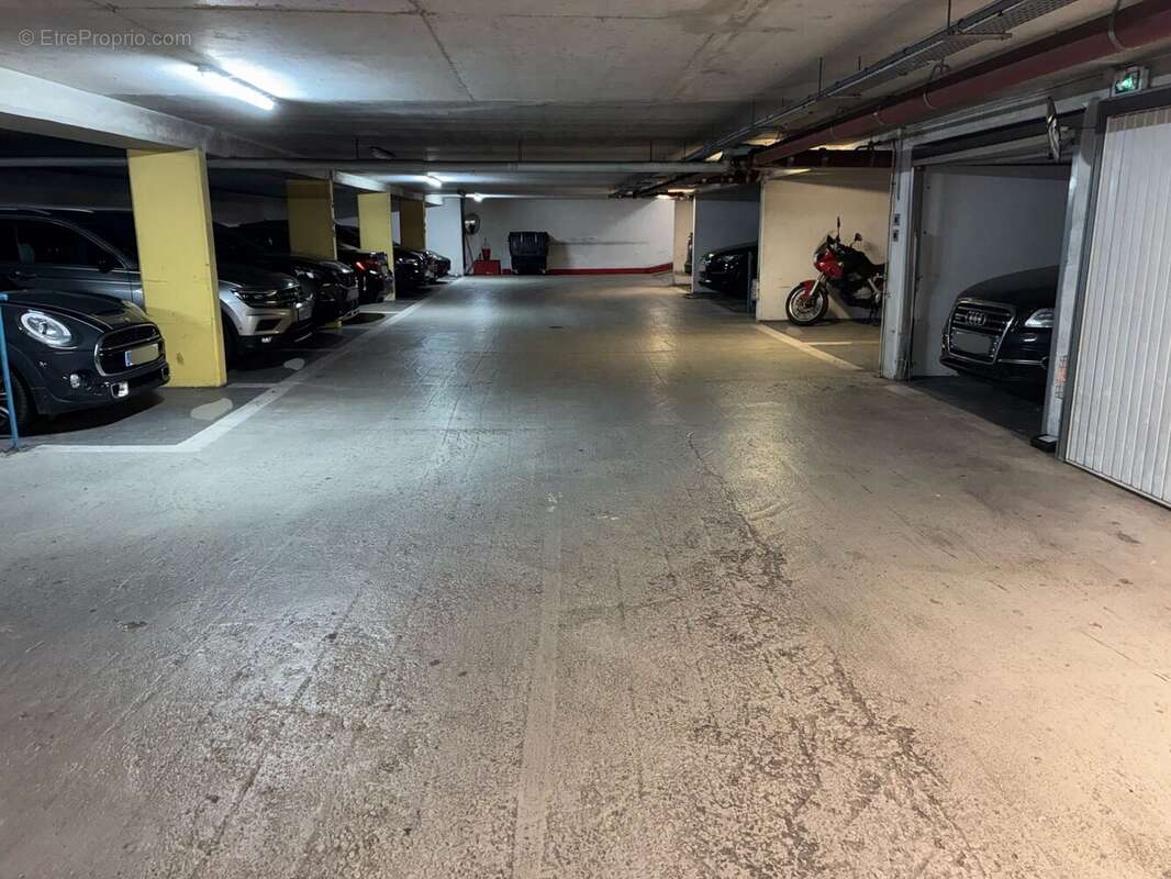Parking à LEVALLOIS-PERRET