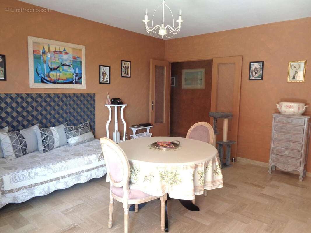  - Appartement à DRAGUIGNAN