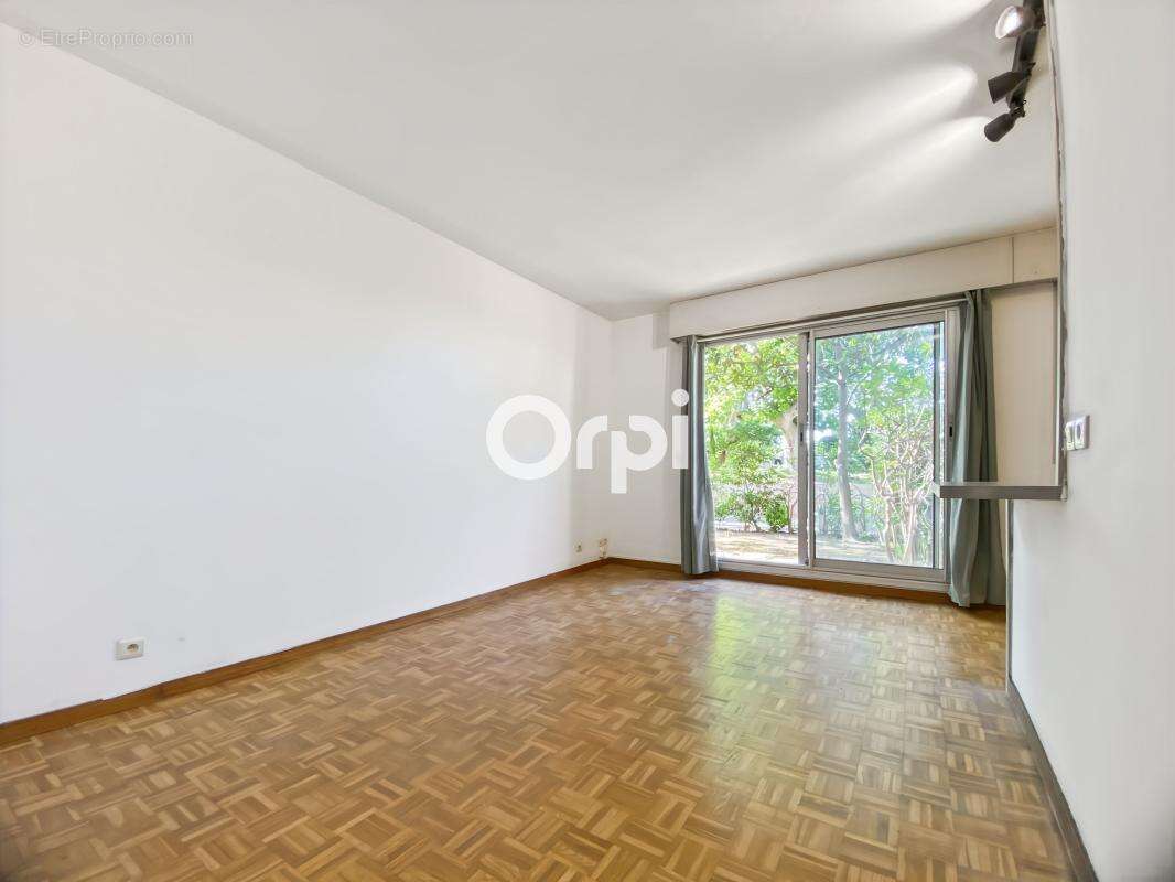 Appartement à MARSEILLE-9E
