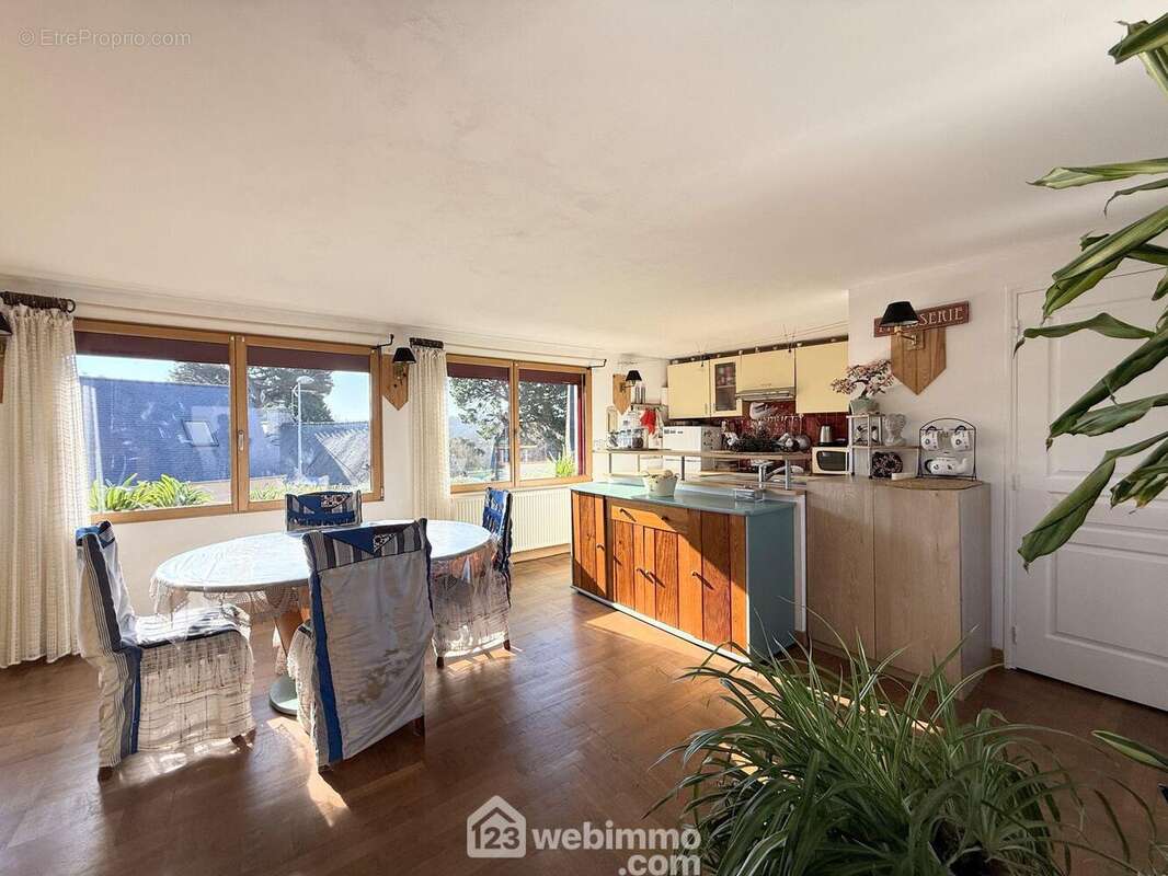 Maison 112 m² à Tredrez-Locquemeau  - photo 3