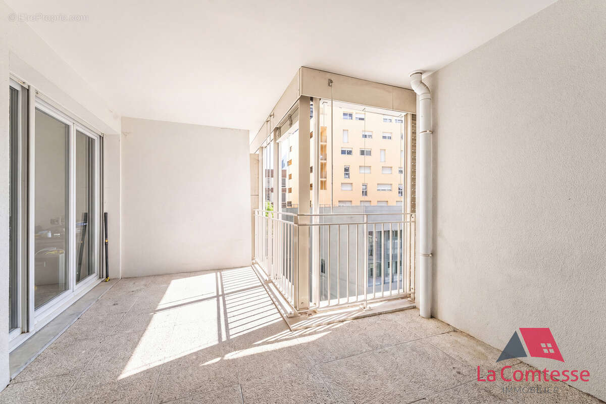 Appartement à MARSEILLE-2E