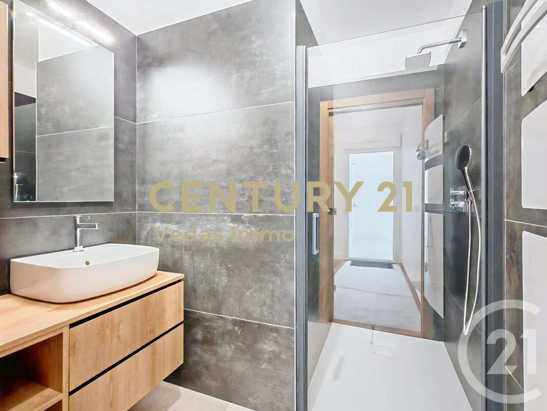 Appartement à SAINT-JEAN-DE-VEDAS