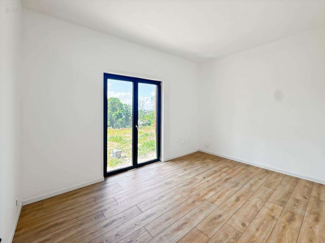 Maison à VIEUX-BOURG