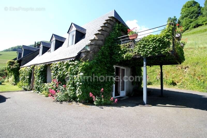 Maison à CAMPAN