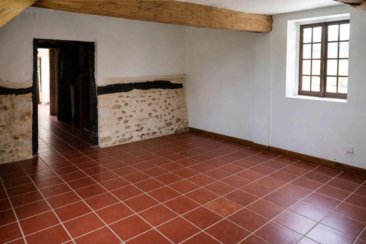 Maison à NEUVILLE-SUR-AUTHOU