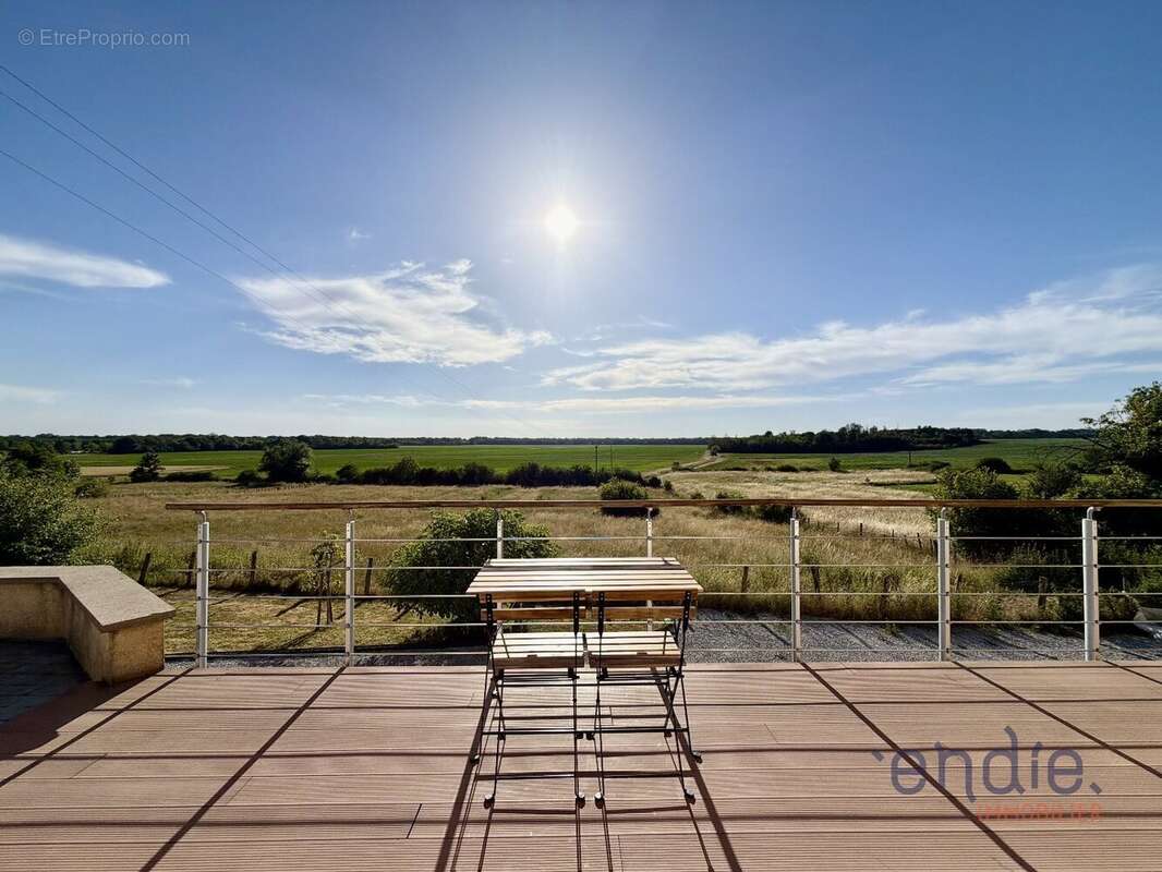Une propriété d'exception de 185 m² - photo 3