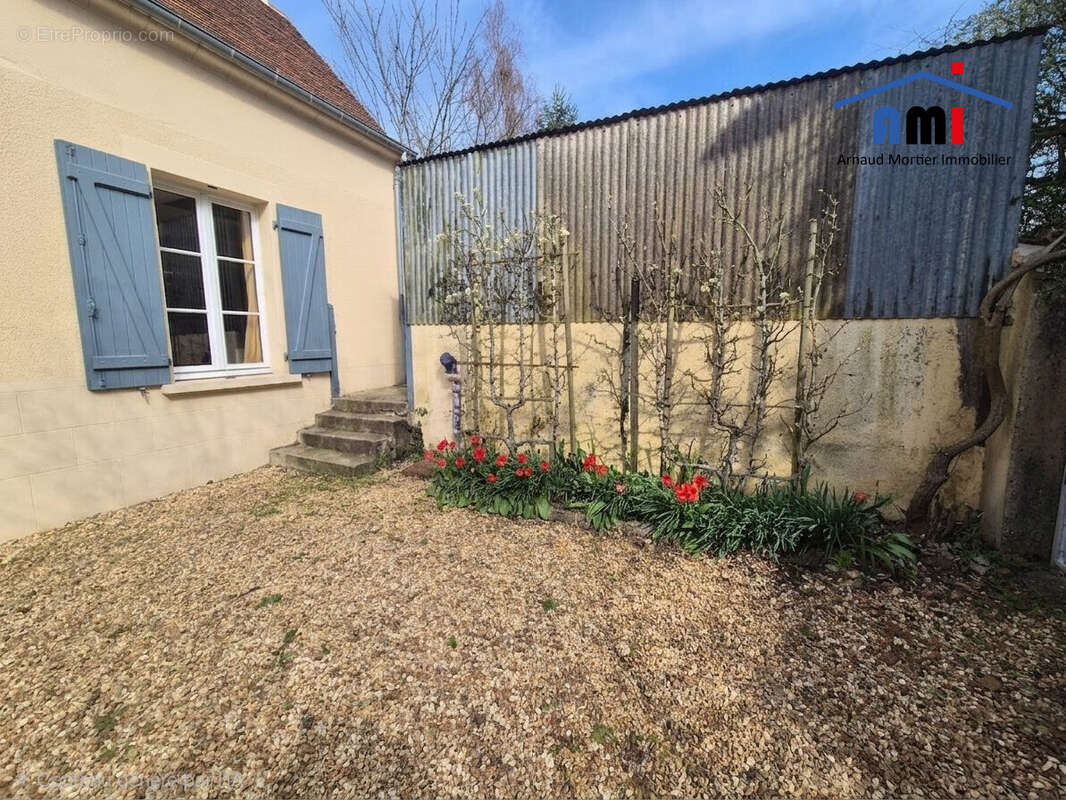 Maison à MOUTIERS-AU-PERCHE