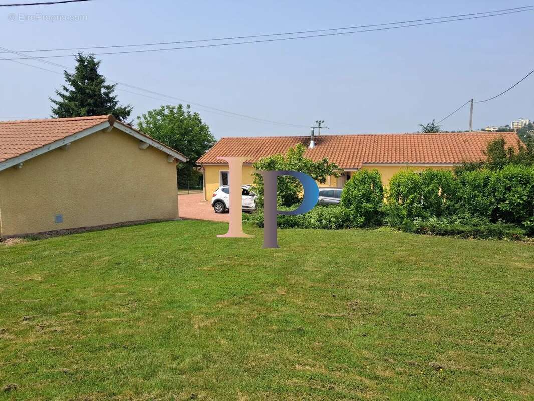 Maison à SAINT-NIZIER-SOUS-CHARLIEU