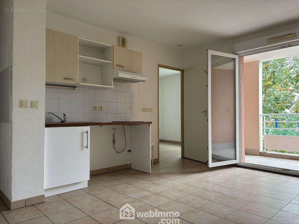 Avec kitchenette, - Appartement à POITIERS