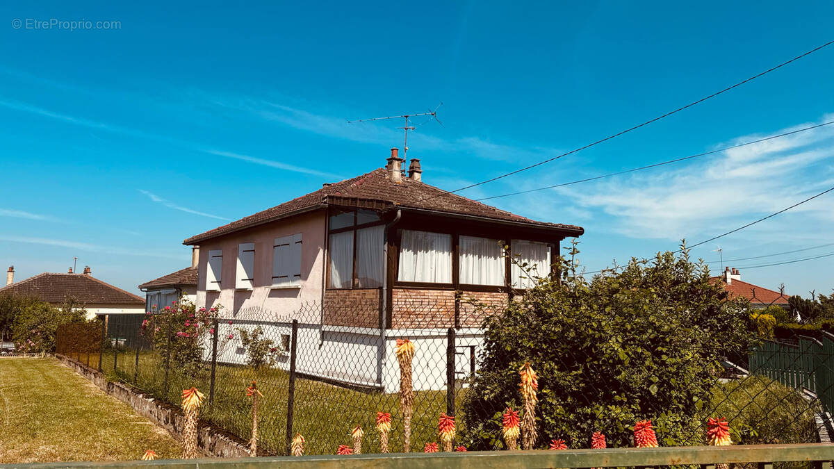 Maison à AVALLON