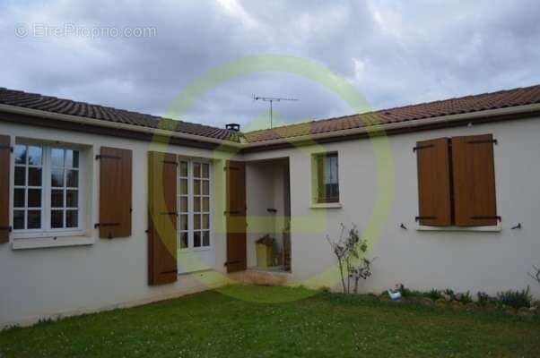 Maison à CHASSENEUIL-SUR-BONNIEURE