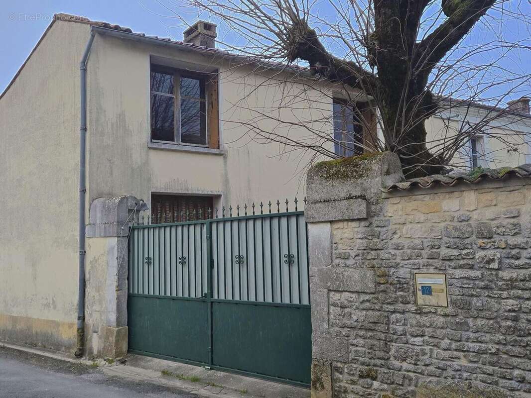 Maison à MATHA