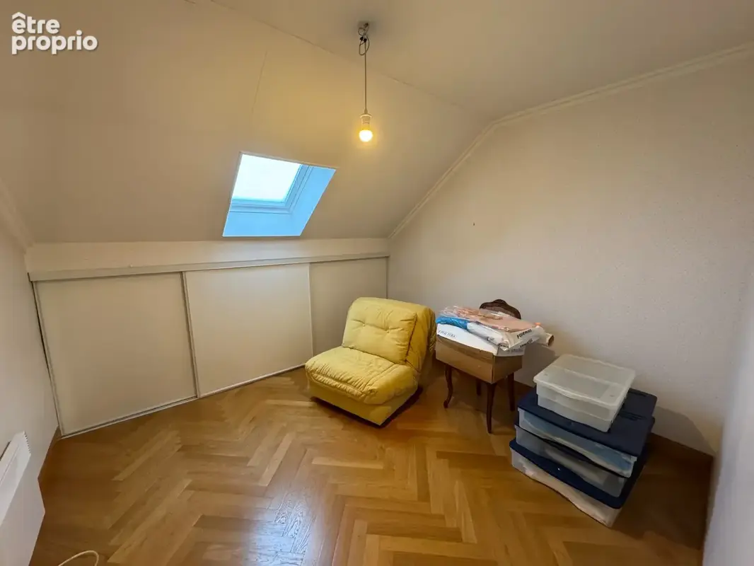  Élégante maison semi-individuelle – Centre-ville de Fourmies – 159 m² – Jardin arboré – Garage 45 m² - photo 18