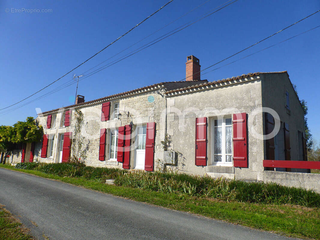 Maison à DAMVIX