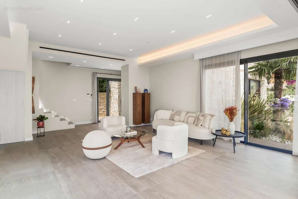 Maison à BEAUSOLEIL