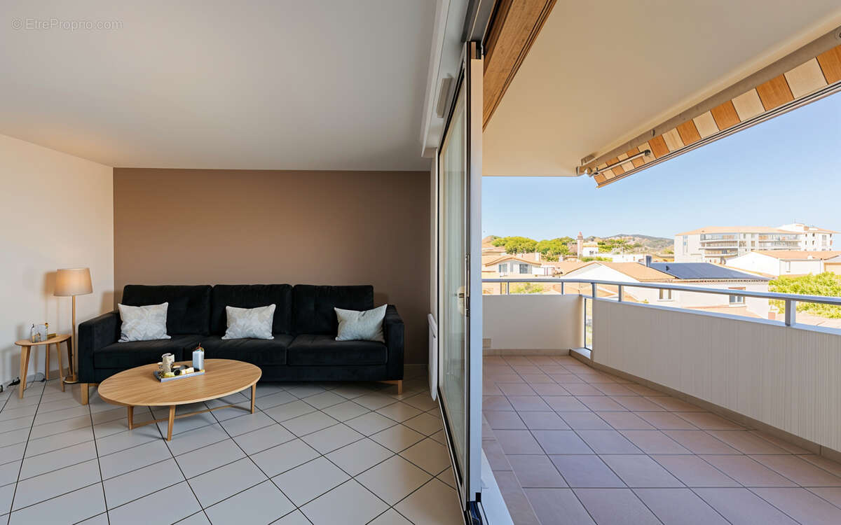 À vendre - Appartement 3 pièces avec terrasses, vue et parking, secteur saint mitre - photo 8
