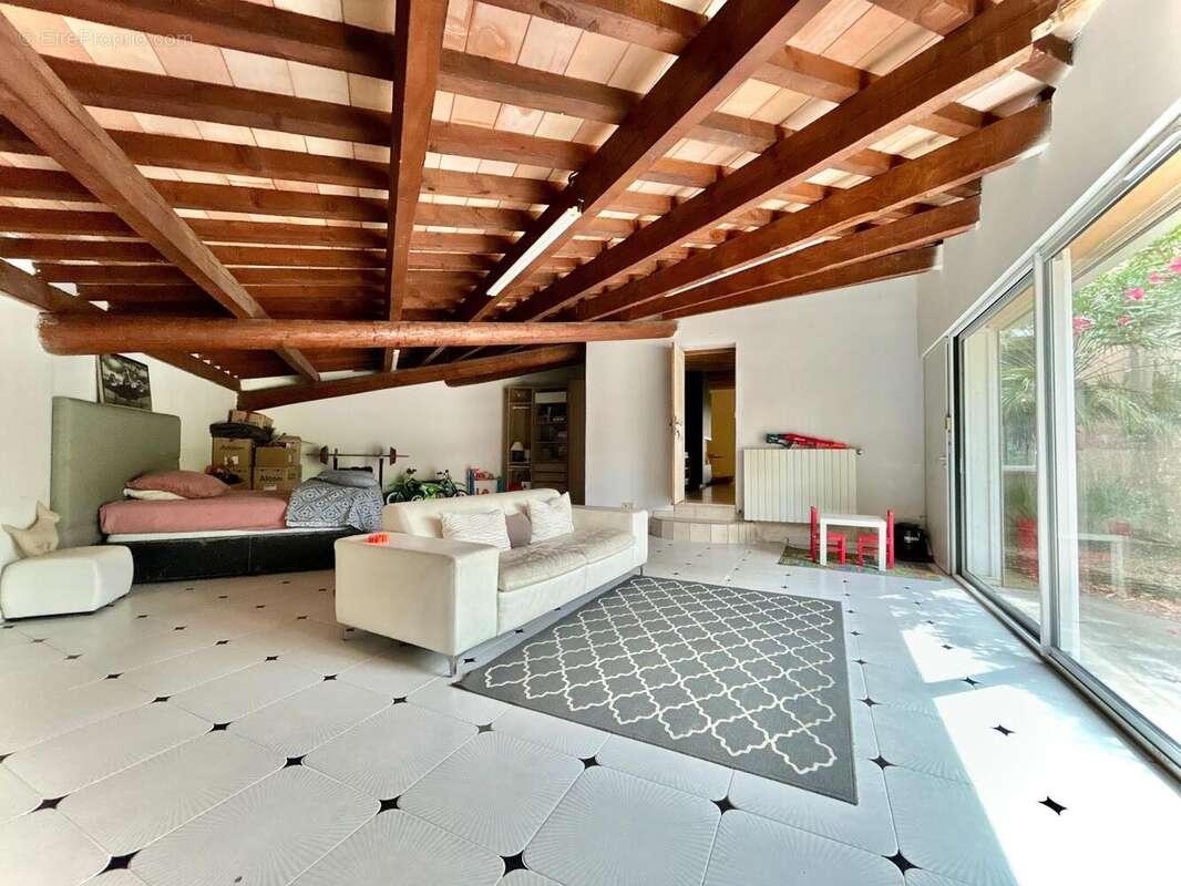 Photo 9 - Maison à SORGUES