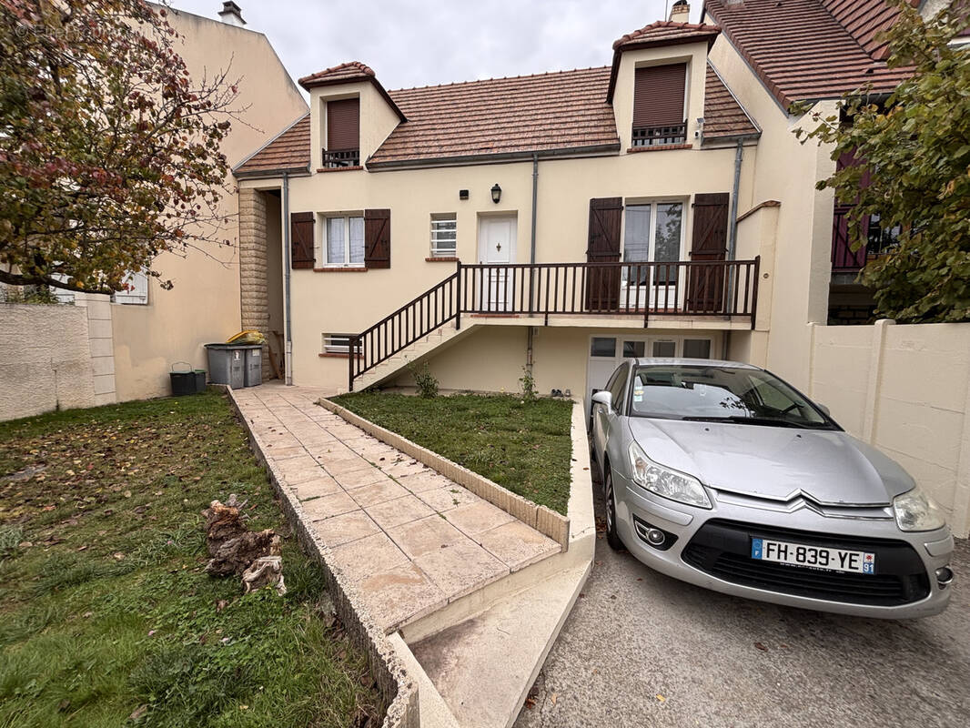 Maison à TREMBLAY-EN-FRANCE