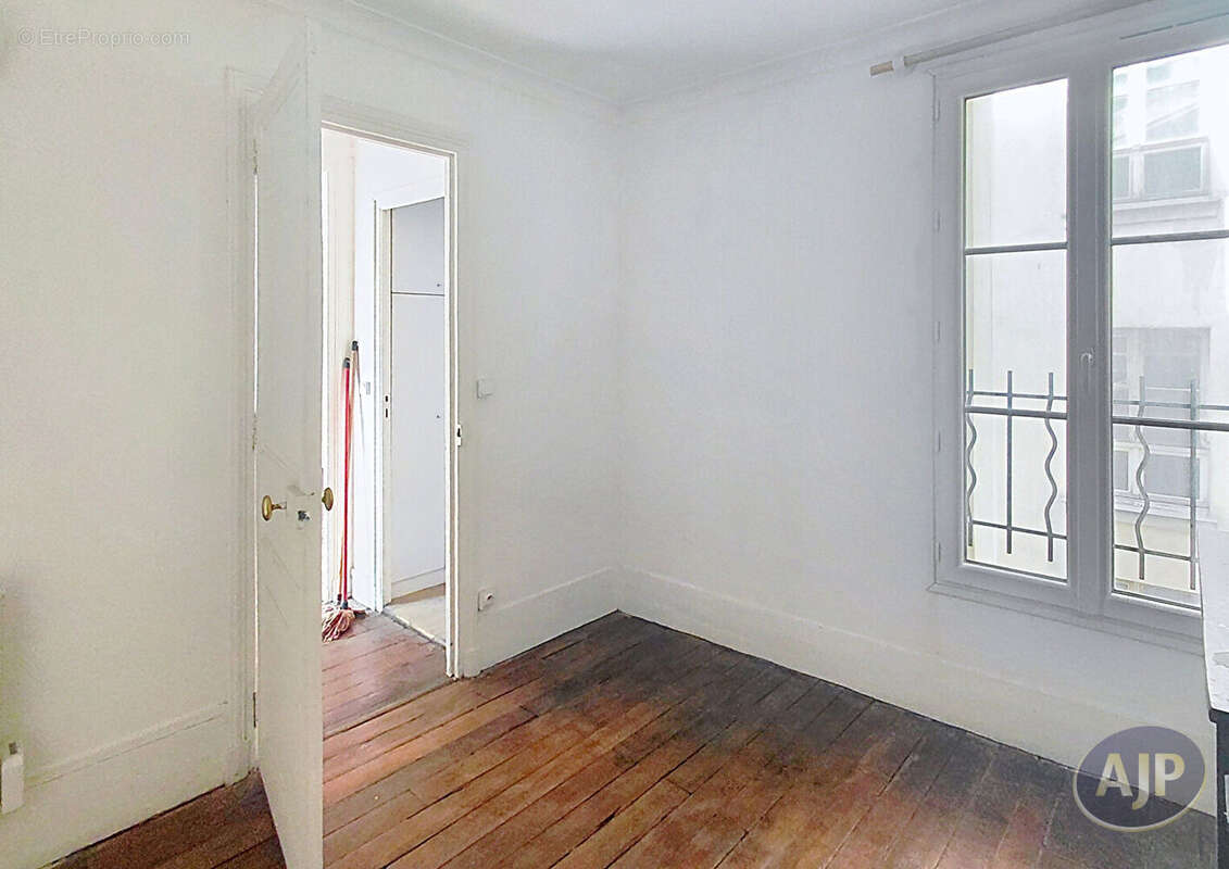 Appartement à PARIS-8E