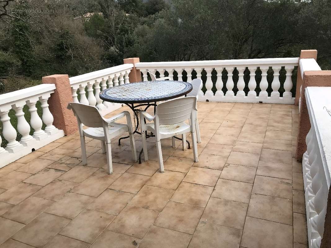 Maison à SAINTE-ANASTASIE-SUR-ISSOLE