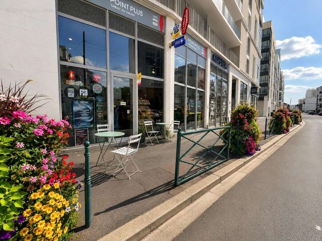 Photo 3 - Commerce à COLOMBES