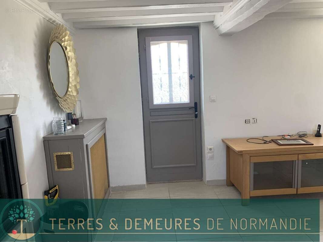 Région VIMOUTIERS (ORNE) Maison en colombages au sein d'un village - photo 10