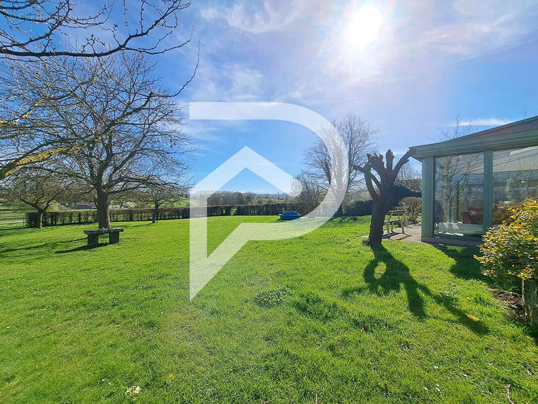 Maison à ONS-EN-BRAY