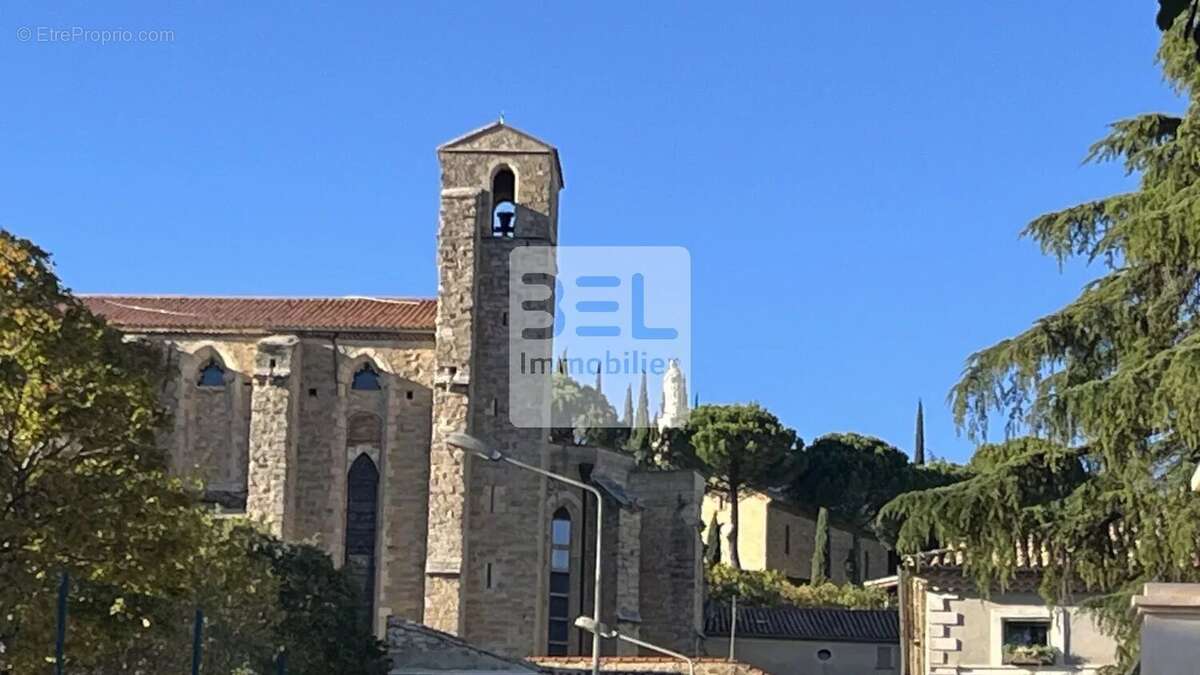 Maison à LAUDUN-L&#039;ARDOISE