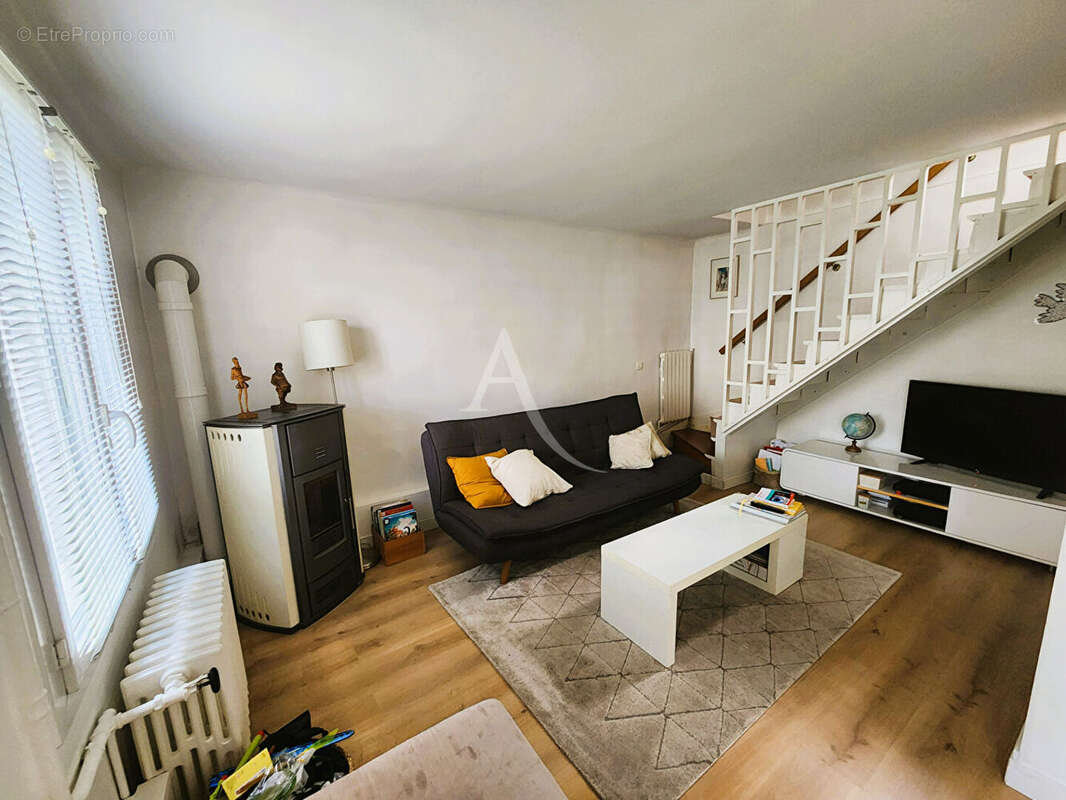 Maison à FRESNES