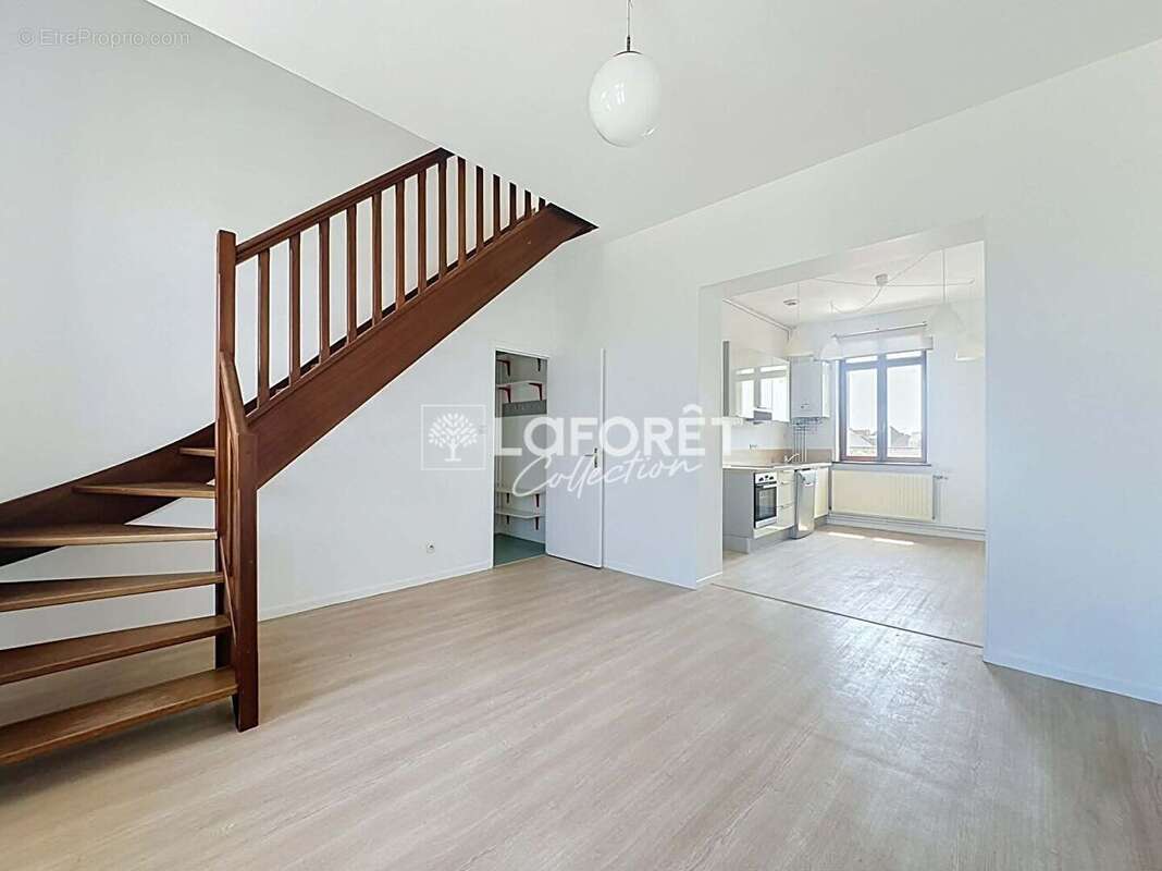 Duplex deux chambres proche gare et commerces - photo 2