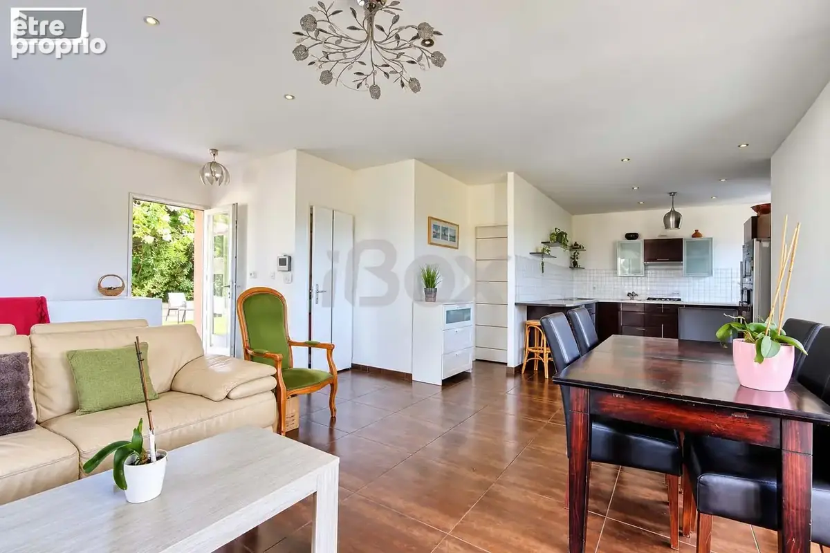 La garde   maison de 150 m2 avec vue mer dégagée et potentiel locatif - photo 6