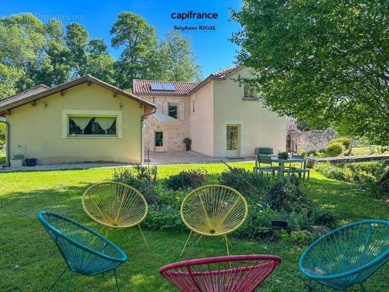 Maison à MONTCUQ