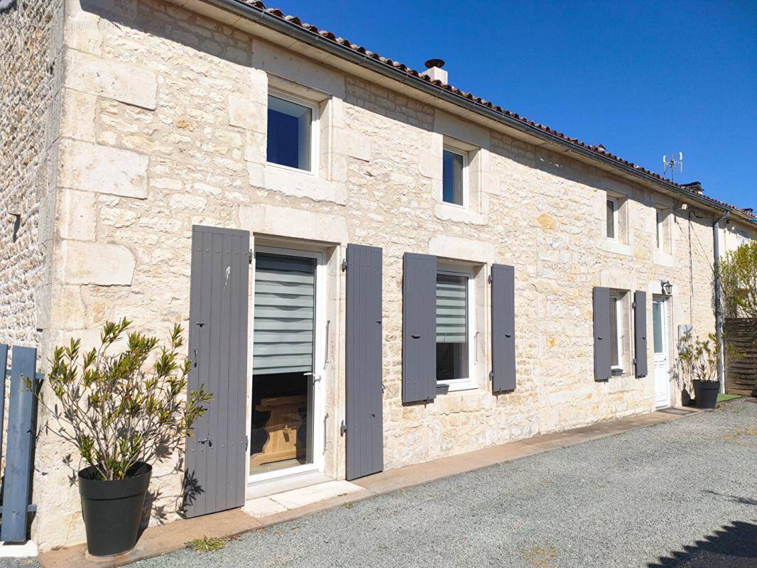 Maison à SAINT-GEORGES-DU-BOIS
