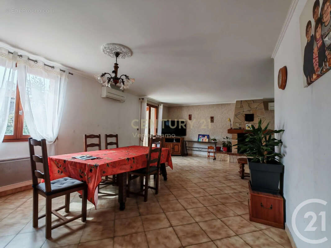 Maison à COURNONTERRAL