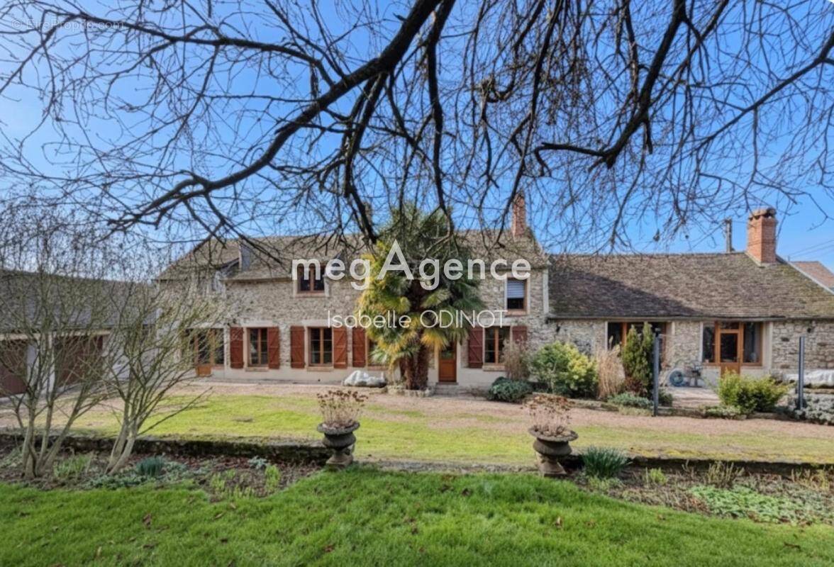 Maison à PRUNAY-LE-TEMPLE