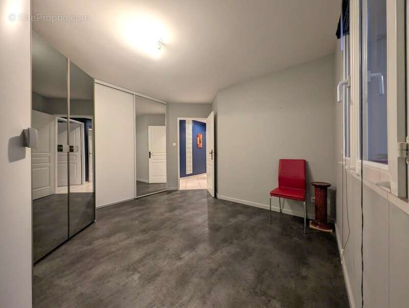 Maison à COMMELLE-VERNAY